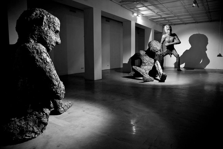 sculpture, bread, levitation, metal